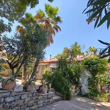 Privee Myriami Vila *